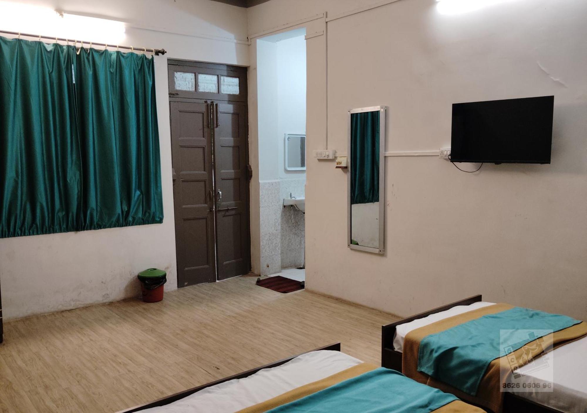 6 Cr Hotel Natraj Railway Station Aurangabad  Exterior photo